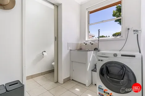 Property photo of 11 Owen Street Kennington VIC 3550