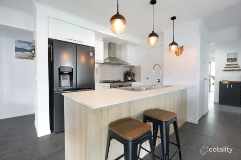 Property photo of 60 Kingfisher Drive Bli Bli QLD 4560