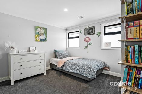 Property photo of 77 Belmont Crescent Pakenham VIC 3810
