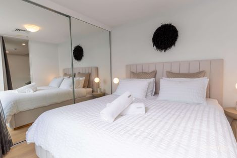 Property photo of 2007/1 Oracle Boulevard Broadbeach QLD 4218