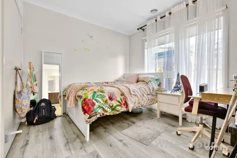 Property photo of 33 Warbler Street Pakenham VIC 3810