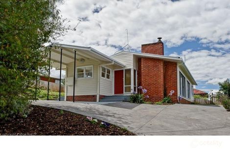 Property photo of 2/101 Gillon Crescent Mount Stuart TAS 7000