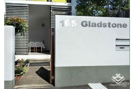 165 Gladstone Rd, Highgate Hill, QLD 4101