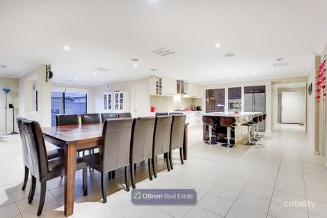 Property photo of 8 Lemon Tree Lane Narre Warren North VIC 3804