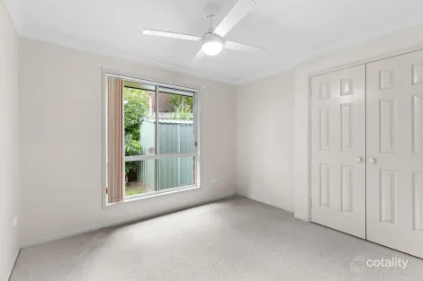 Property photo of 4 Vanham Close Middle Ridge QLD 4350