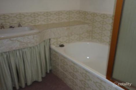 Property photo of 31 Narambi Crescent Frankston VIC 3199
