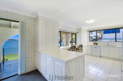 Property photo of 132 Dobell Drive Wangi Wangi NSW 2267