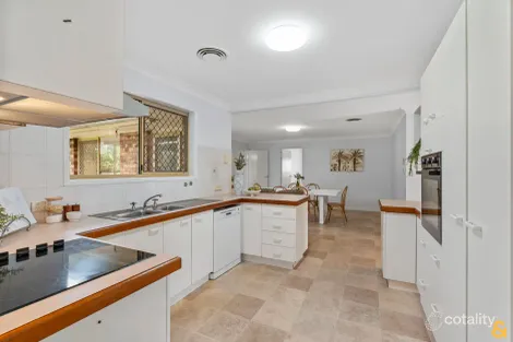 Property photo of 4 Maxwell Place Wynnum West QLD 4178