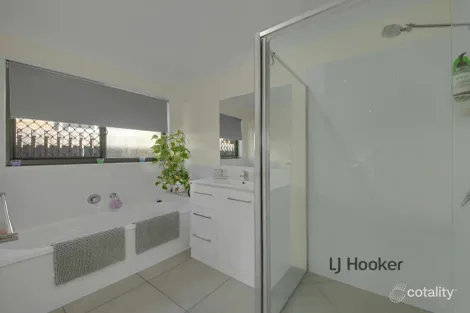 Property photo of 26 Jardine Crescent Boyne Island QLD 4680