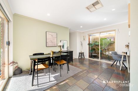Property photo of 31 Matthews Crescent Roxburgh Park VIC 3064