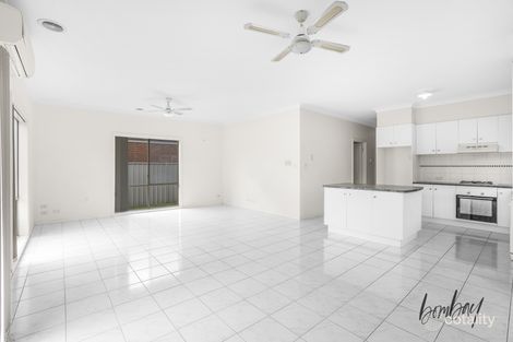 Property photo of 8 St Ives Place Craigieburn VIC 3064