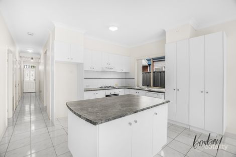 Property photo of 8 St Ives Place Craigieburn VIC 3064