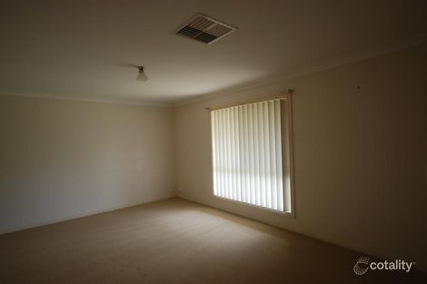 Property photo of 8 Yirribin Place Glenfield Park NSW 2650