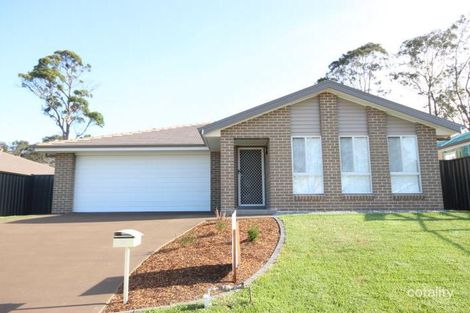 5 Van Stappen Rd, Wadalba, NSW 2259