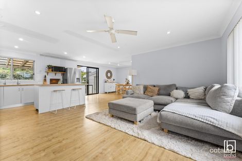 Property photo of 25 Moala Parade Charmhaven NSW 2263