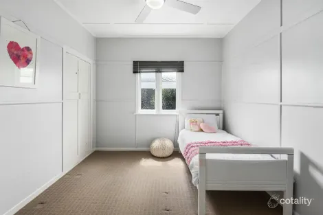 Property photo of 6 Cay Street Newtown QLD 4350