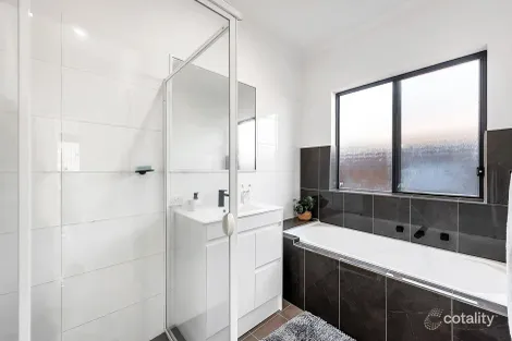 Property photo of 16 Kentia Drive Para Hills West SA 5096