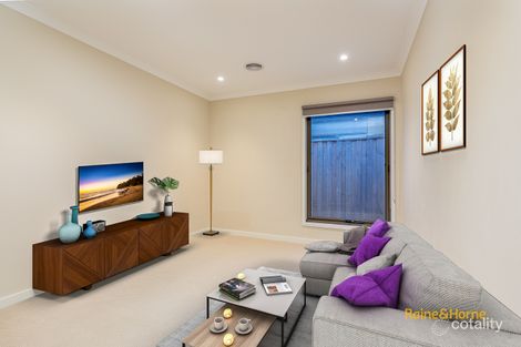 Property photo of 39 Skylark Boulevard Clyde North VIC 3978