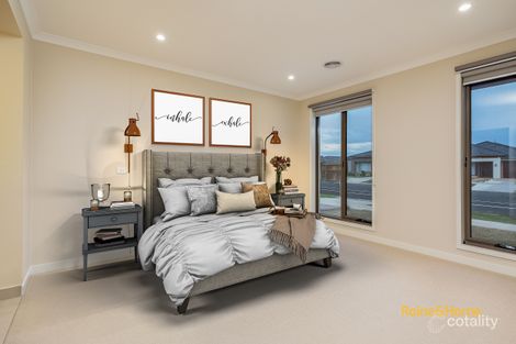Property photo of 39 Skylark Boulevard Clyde North VIC 3978