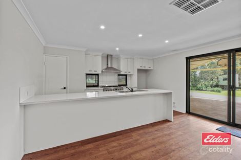 Property photo of 7 Horseshoe Court Deepdale WA 6532