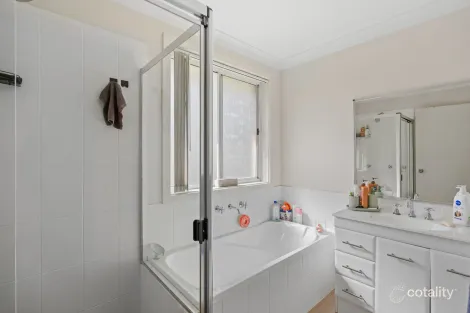 Property photo of 12 Graysynd Circuit Cameron Park NSW 2285