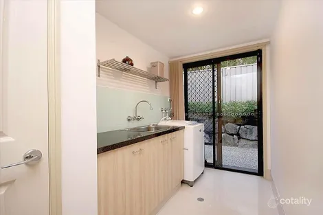 Property photo of 19 O'Brien Court Arundel QLD 4214