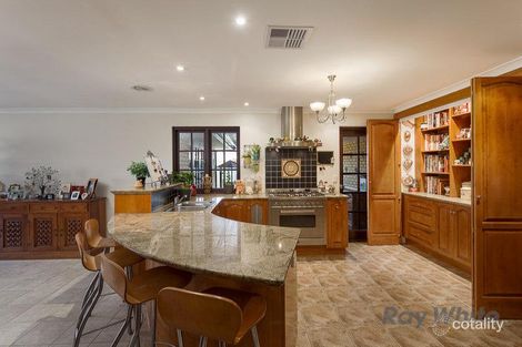 9 Barrington St, Lake Coogee, WA 6166