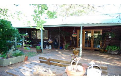 26 Reddy Ave, Mundaring, WA 6073