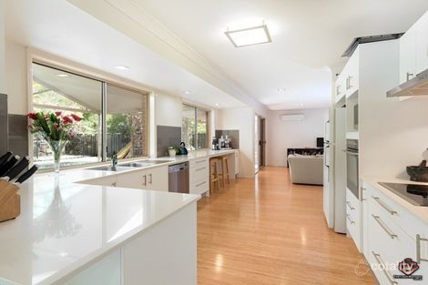 16 Palm St, Kenmore, QLD 4069