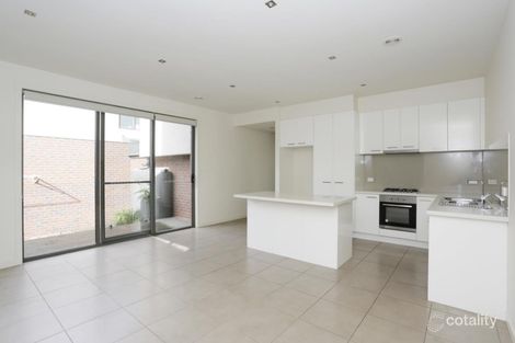 Property photo of 2/8 Boronia Grove Doncaster East VIC 3109