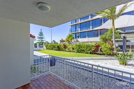 2/300 The Esplanade, Miami, QLD 4220