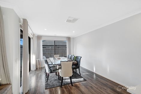 Property photo of 16 Bromley Circuit Thornhill Park VIC 3335