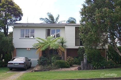 28 Bell St, Woody Point, QLD 4019