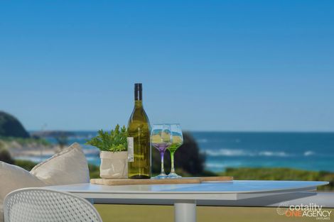 Property photo of 33 The Esplanade Caves Beach NSW 2281