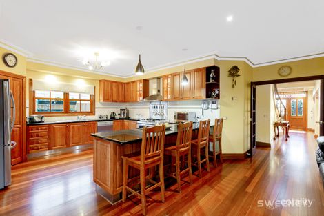 Property photo of 32 Markham Way Altona Meadows VIC 3028