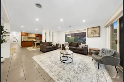 Property photo of 24 Fawkner Lane Craigieburn VIC 3064
