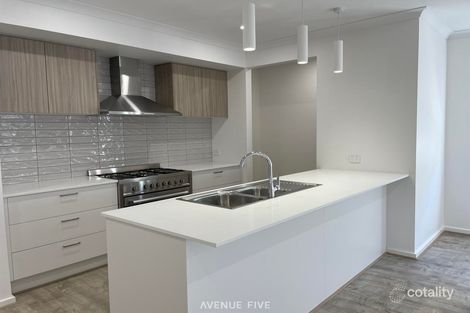 43 Fleurieu Cct, Armstrong Creek, VIC 3217