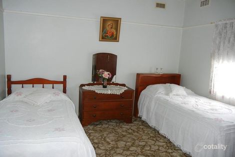 Property photo of 14 Williamson Street Drouin VIC 3818