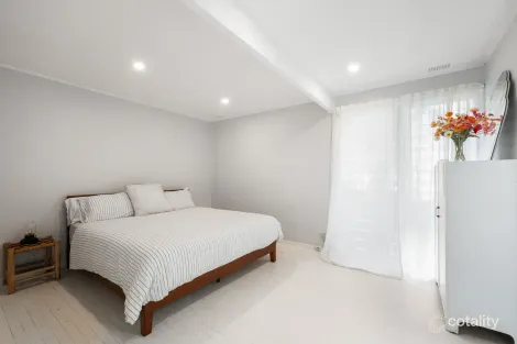 Property photo of 26 Dolphin Crescent Avalon Beach NSW 2107