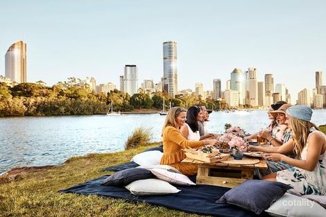 Property photo of 15 Quinton Street Kangaroo Point QLD 4169