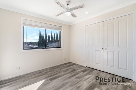 Property photo of 8 Whitsunday Circuit Green Valley NSW 2168