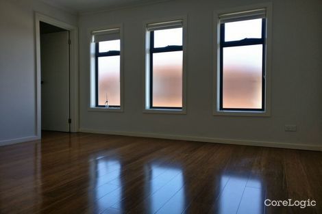 Property photo of 2/57 Rokewood Crescent Meadow Heights VIC 3048