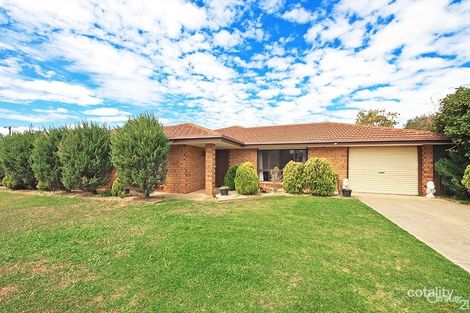 8 De-Caux Ave, Port Willunga, SA 5173