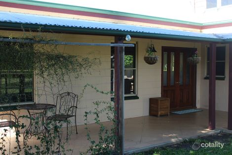 Property photo of 4 Martin Place Emerald QLD 4720