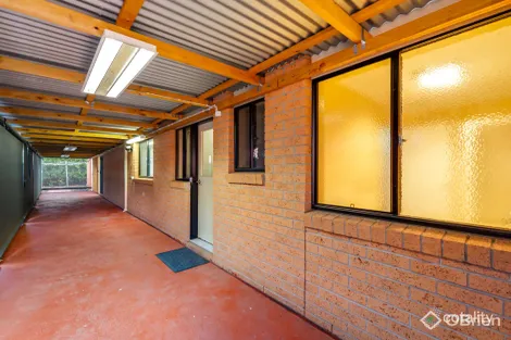 Property photo of 4 Corey Close Deer Park VIC 3023