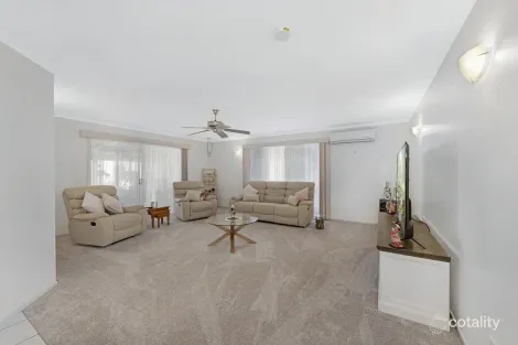 Property photo of 18 Dennis Court Avoca QLD 4670