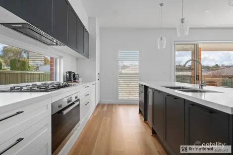Property photo of 299 Stewart Street Bathurst NSW 2795
