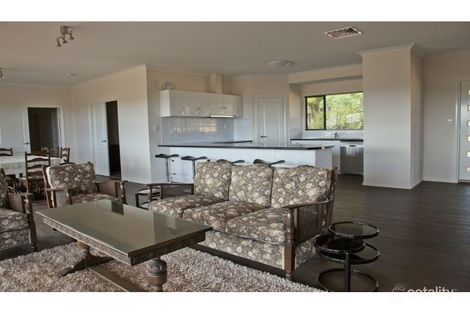 Property photo of 14 Silver Birch Heights Kangaroo Gully WA 6255