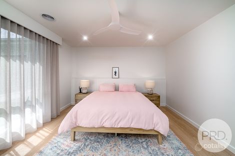 Property photo of 10 Bondi Crescent Gobbagombalin NSW 2650