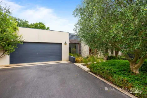 Property photo of 17 View Point Drive Ballarat North VIC 3350